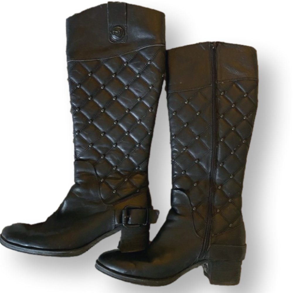 Mamzelle. Tall boots. Western feel, with zip and stacked heel. 7.5